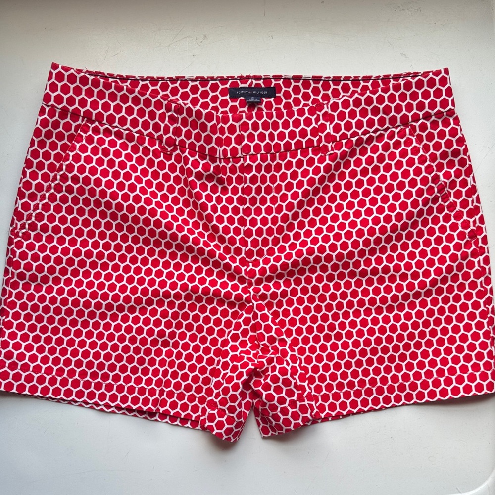 Geo Honeycomb Women's Shorts in Red